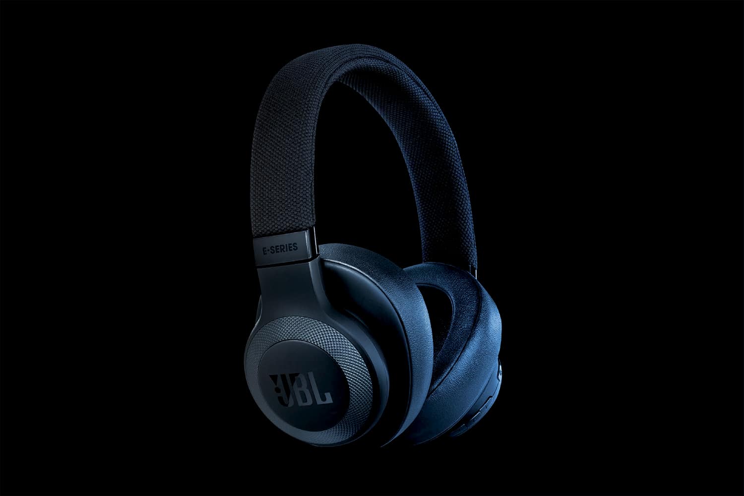 JBL E65BTNC Review: Noise-Cancelling Over-Ear Headphones