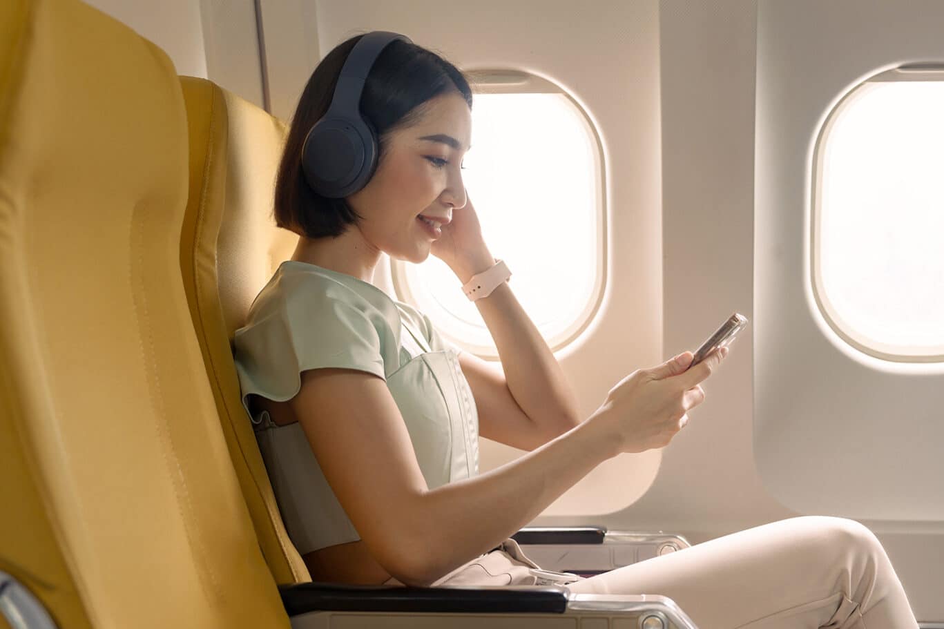Can You Use Wireless Bluetooth Headphones On A Plane?