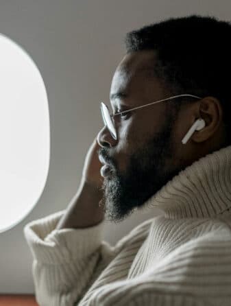 Can I Use AirPods On A Plane